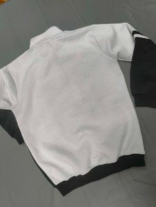 Stylish Black &amp; White Pullover