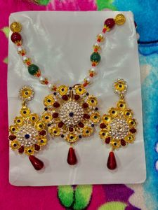 3 Jewellery Sets &amp; Complimentary Earrings