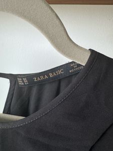 Chic Black Sleeveless Top
