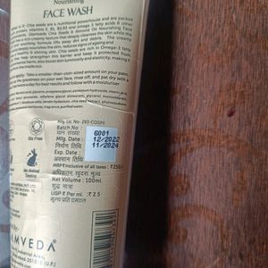 Glam Veda Chia Seeds Face Wash