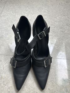 CHARLES &amp; KEITH (Chic Black Heels)