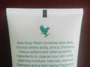 😍Body Wash And Sanitizer Combo..😍