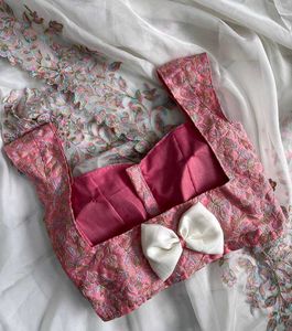 🆕️🆕️Aesthetic Saree With Unstitched Blouse
