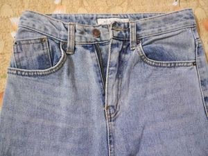 Light Wash Jeans ( Free Gift 🎁 )