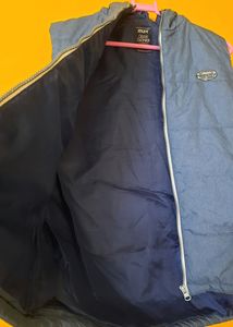 Unisex Sleeveless Jacket Wth Hoodie
