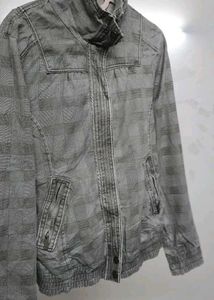 Vintage-Vibe Grey Checkered High-Neck Jacket