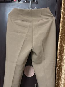 H&amp;M Elegant Beige Formal Trousers