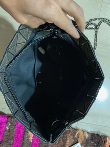 Geometric Chain Crossbody Bag