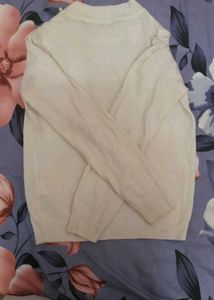 A White Top/sweat Shirt