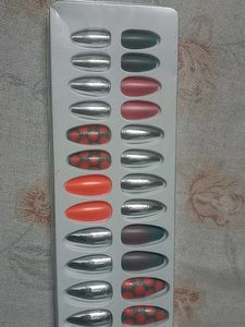 Press-On Nail Set