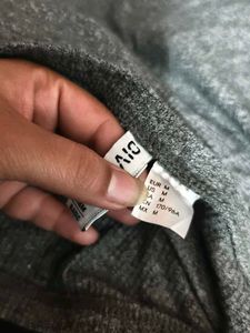 V. CUTE GREY H&amp;M TOP