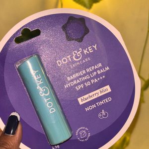 DOT &amp; KEY Lipbalm