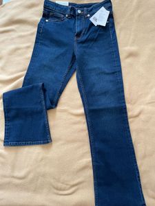 🌈H&M Flared High Jeans Brand New