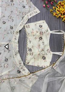 TABBY SILK LEHENGA