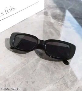 Retro Black Rectangle Sunglasses 😎