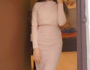 Elegant Pink Pencil Skirt