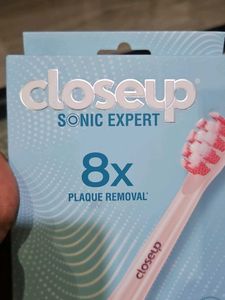 Closeup Sonic Expert Electric Toothbrush