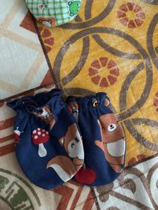 New Born Baby Cotton Socks and Mittens