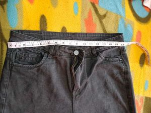 Dark Wash Cropped Jeans