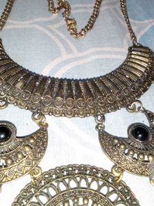 Neck Piece