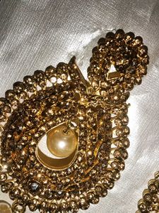 Earings And Mangtika Set