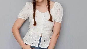 Sweetheart Neck Puffed Sleeves Pure Cotton Top