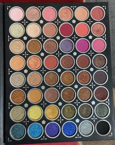 Nude and glitter Eyeshadow Palette