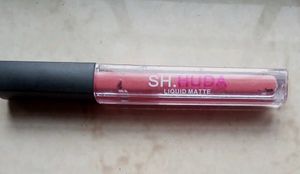 Huda Beauty Lip Gloss