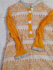 Yellow &amp; White Print Kurti