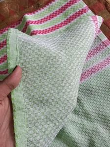 Bath 🛁 Towel