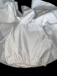 OFF SHOULDER TIERED LAYER CROPPED TOP IN WHITE