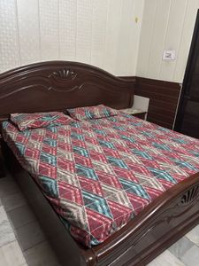 Queen Size Bed Set