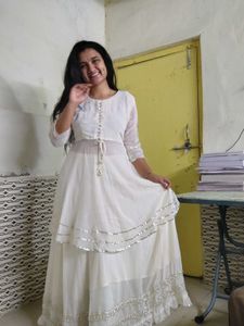 White Stylish Top And Skirt