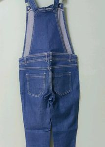 Benetton Denim Capris with Gallies. ✨