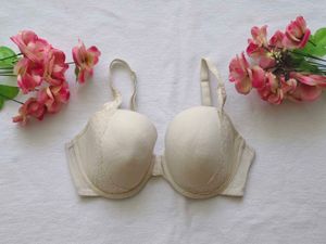 Victoria&#39;s Secret : 2 Upper Inner
