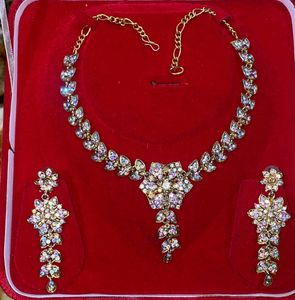 Unique Design Necklace Set