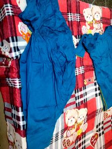 Girls Wearing Simple Suit Salwar