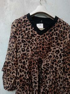 New With Tag Cute Leopard Print Korean Top