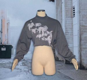 H&amp;M Graphic Cropped Sweatshirt