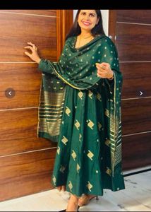Green Silk Embroidered Kurta Set Fixed Price