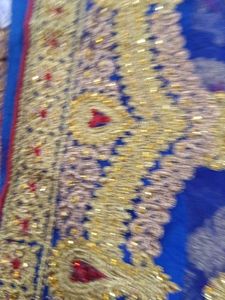maroon and navy blue velvet saree