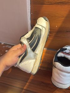Sport shoes
