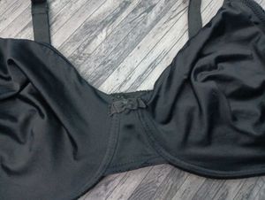 40.C Black Look 💚