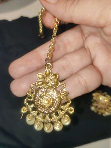 Beautiful Earings With Mang Tika Set