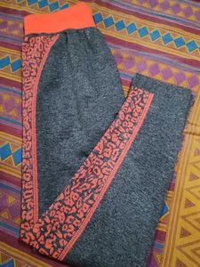 Sporty Grey Leggings with Coral Animal Print