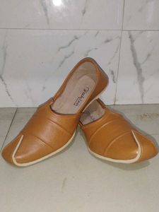 Ethnic Tan Juttis