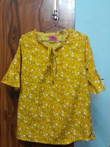 Floral Mustard Top