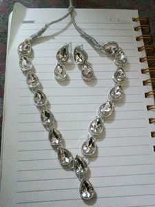 Sparkling Necklace &amp; Earring Set