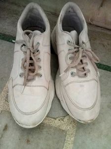 Women&#39;s sneaker shoes