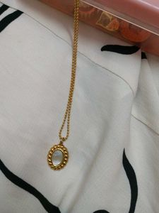 super dainty necklace